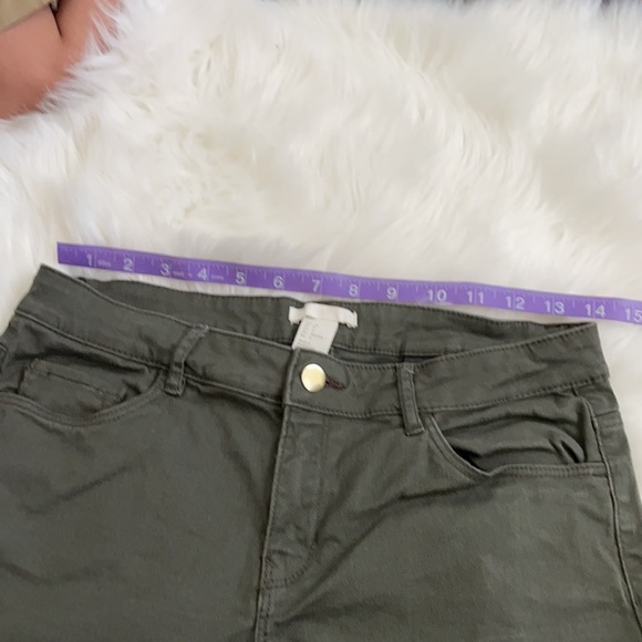 H&M Olive Green Shorts - Picture 4 of 5